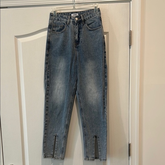 lattelier Denim - Blue Ankle Cropped Jeans with Slit Detail